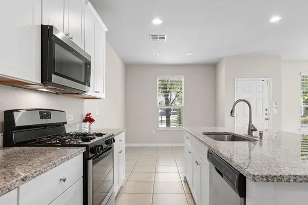 1704 Los Olivios WAY, Austin, TX 78725