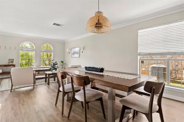 7500 Lobelia DR, Austin, TX 78729