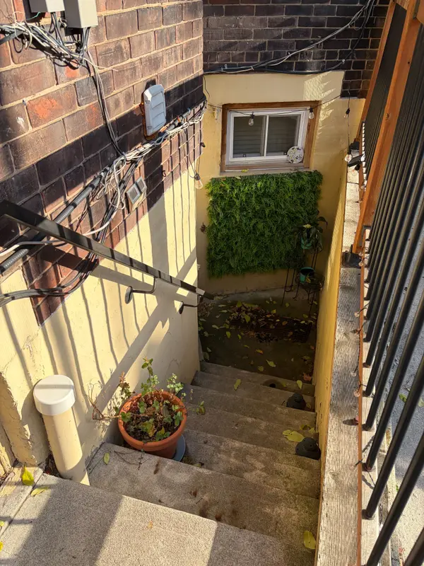 38 Rolyat ST #Bsmt, Toronto C01, ON M6J 1S6