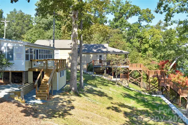 1026 Pinehaven DR #167 & 168, Badin Lake, NC 28127