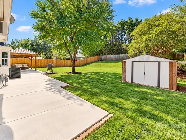 10008 Wild Dogwood CT, Charlotte, NC 28273