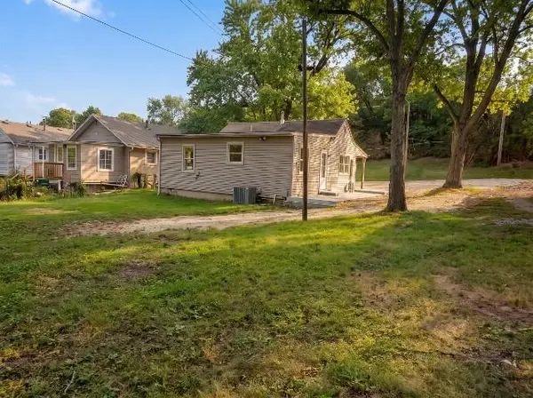 1222 Cunningham AVE, Independence, MO 64050