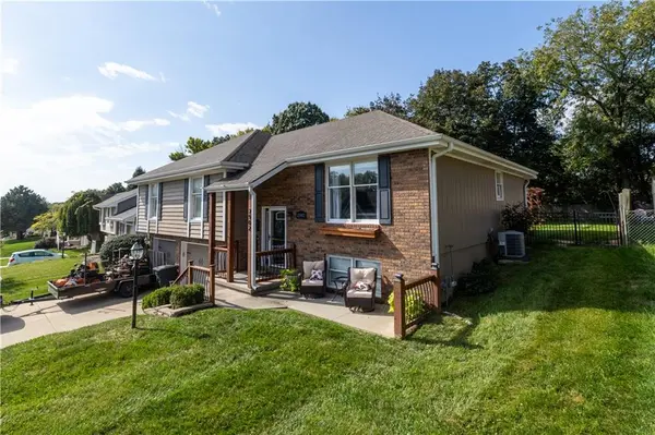 2902 N 39th TER, St Joseph, MO 64506