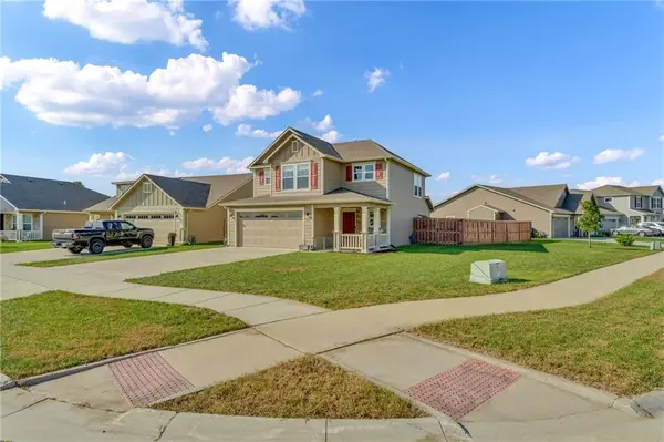 1035 W 30th TER, Lawrence, KS 66046