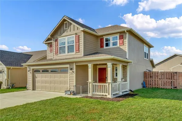 1035 W 30th TER, Lawrence, KS 66046