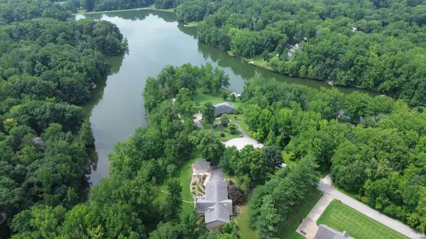 11051 Kahre CT, Evansville, IN 47710-5033