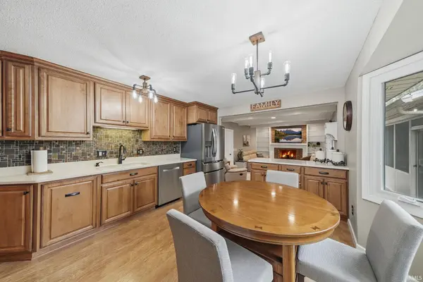 5611 Kroemer RD, Fort Wayne, IN 46818