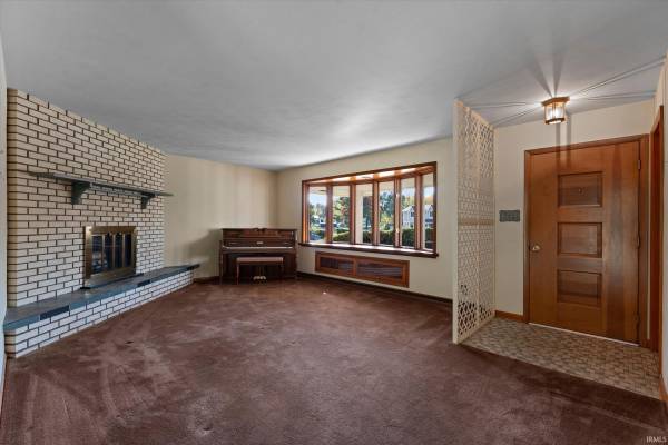 3611 Lindahl DR, Mishawaka, IN 46544