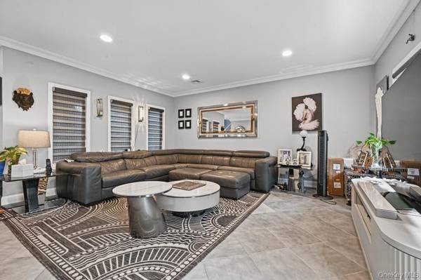 2555 Arleigh RD, East Meadow, NY 11554