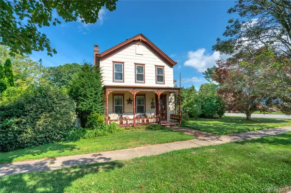 402 5th ST, Greenport, NY 11944