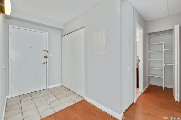142 Main ST #2H, Mineola, NY 11501