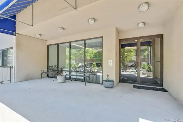 142 Main ST #2H, Mineola, NY 11501