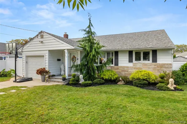 116 Massapequa AVE, Massapequa, NY 11758