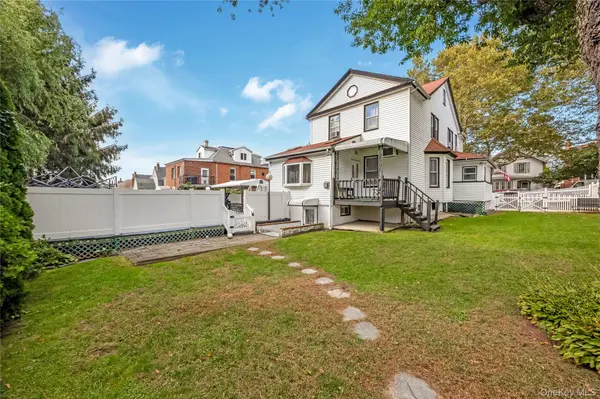 154-58 11th AVE, Whitestone, NY 11357