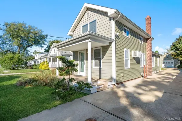 83 Nottingham AVE, Patchogue, NY 11772