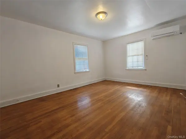 4758 Utopia Pkway, Flushing, NY 11358