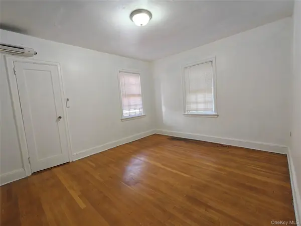 4758 Utopia Pkway, Flushing, NY 11358