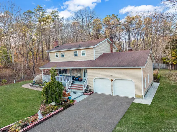 231 W Woodside AVE, Patchogue, NY 11772
