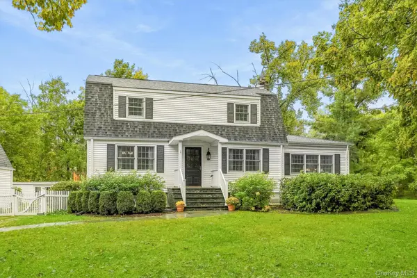 10 Barrett DR, Hopewell Junction, NY 12533