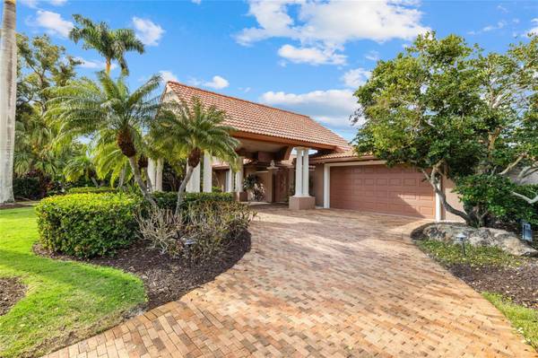 1749 SANDALWOOD DR, Sarasota, FL 34231