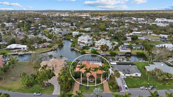 1749 SANDALWOOD DR, Sarasota, FL 34231