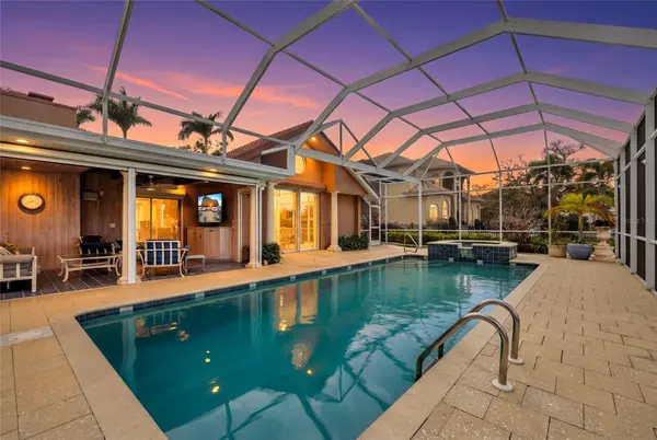 1749 SANDALWOOD DR, Sarasota, FL 34231