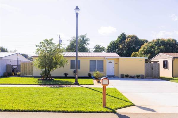 2028 BRIDGEMAN DR, West Palm Beach, FL 33409