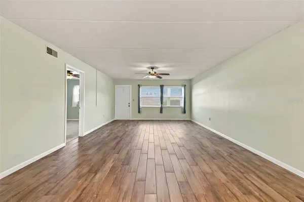 12300 PARK BLVD #106, Seminole, FL 33772