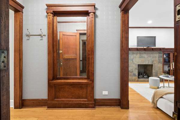 3043 W LOGAN BLVD #1W, Chicago, IL 60647