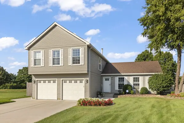1901 CLYDESDALE DR, Wheaton, IL 60189