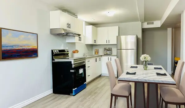 288 Parkwood AVE #Lower, Georgina, ON L4P 2X3