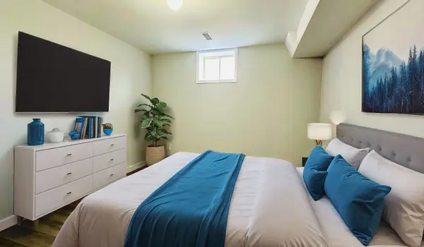 288 Parkwood AVE #Lower, Georgina, ON L4P 2X3