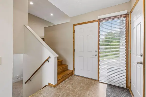 1858 Turquoise TRL, Eagan, MN 55122