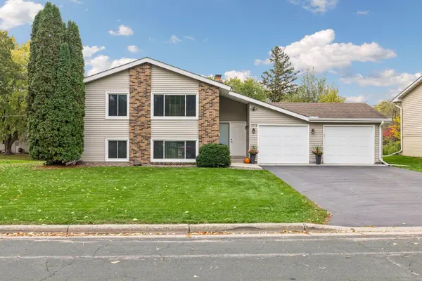 1858 Turquoise TRL, Eagan, MN 55122