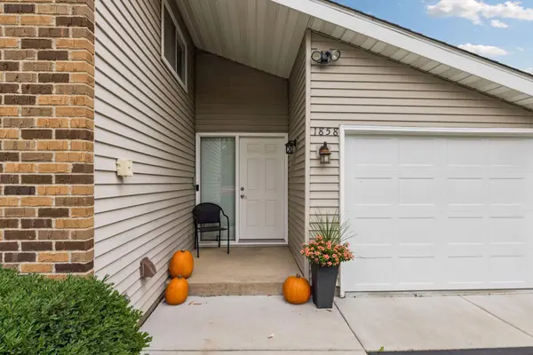 1858 Turquoise TRL, Eagan, MN 55122