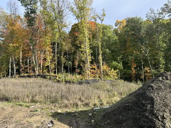 2702 Wood Duck TRL, Shakopee, MN 55379