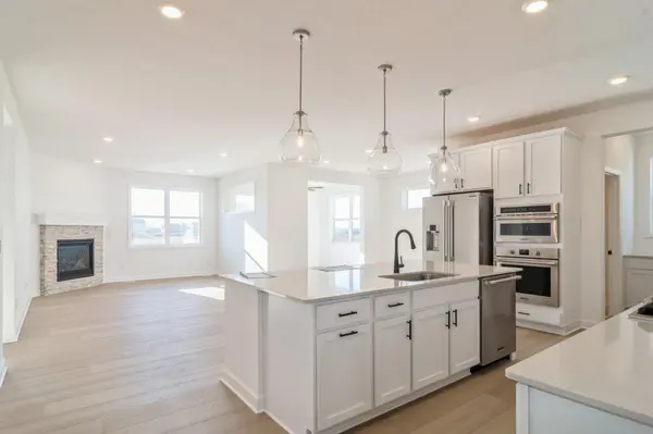 7129 201st ST W, Lakeville, MN 55044