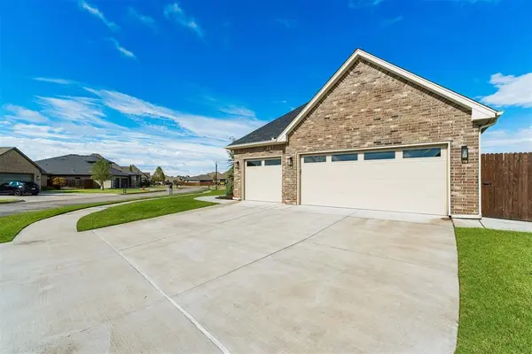 15108 Fountain Creek LN, Edmond, OK 73013