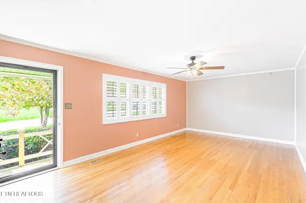 5620 Scenichills Rd, Knoxville, TN 37912
