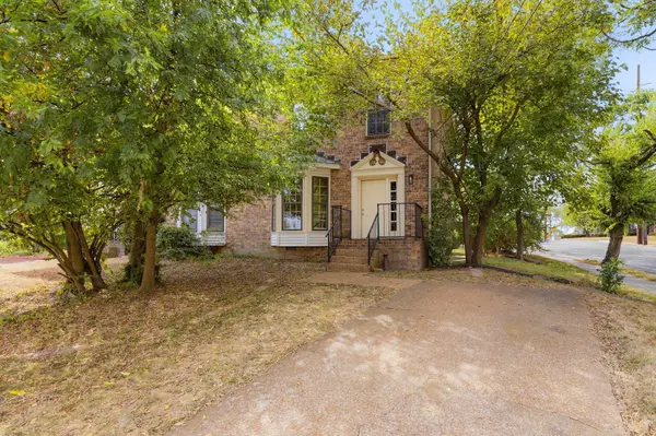 2711 Barton Ave, Nashville, TN 37212