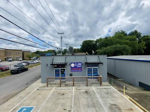213 10th St, Clarksville, TN 37040