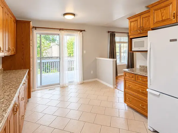 872 Dominion AVE, Midland, ON L4R 5K8