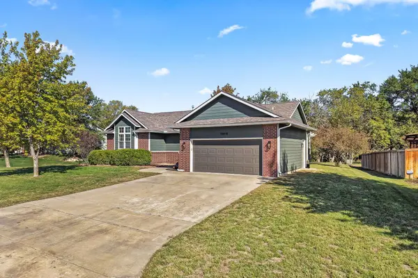 15818 E Woodcreek St, Wichita, KS 67230