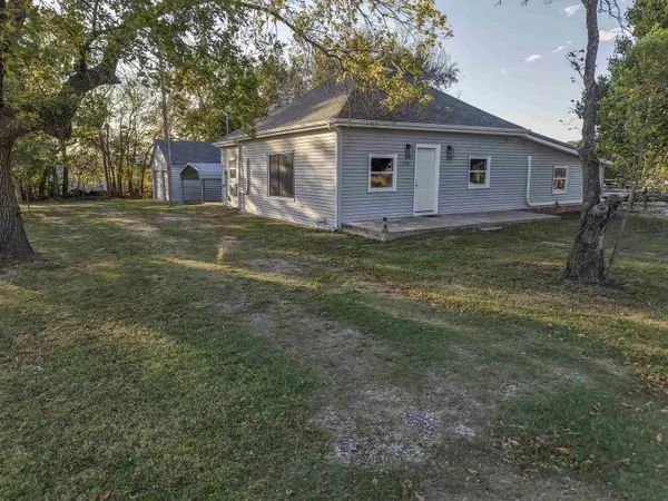 204 N Perry, Howard, KS 67349