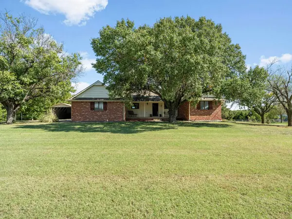 1254 N Osage Rd, Mulvane, KS 67110