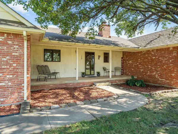 1254 N Osage Rd, Mulvane, KS 67110