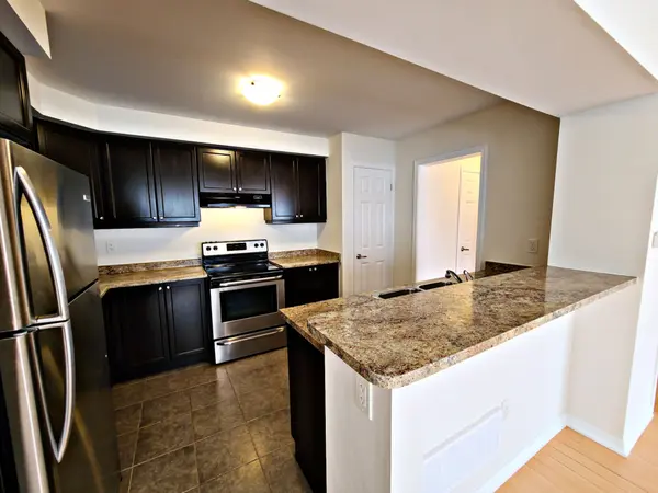 247 Slingsby LNDG, Milton, ON L9T 8N6