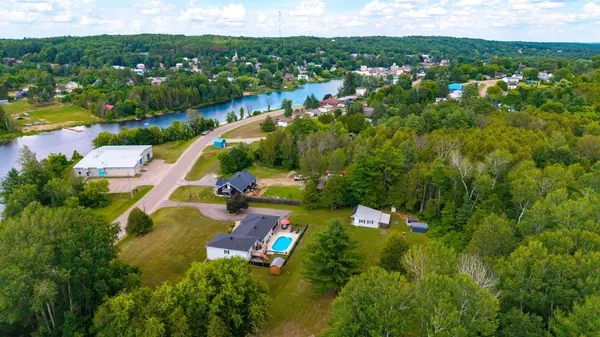406 Water ST, Bonnechere Valley, ON K0J 1T0