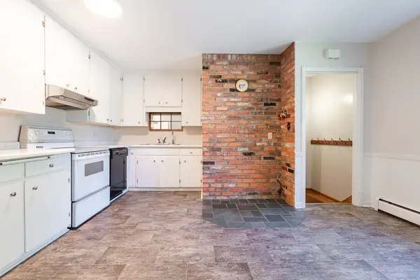 1629 Gregory RD, St. Catharines, ON L2R 6P9