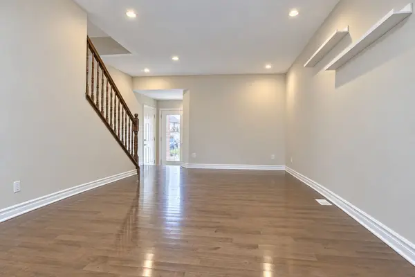 125 Dunforest TER, Barrhaven, ON K2J 3V1